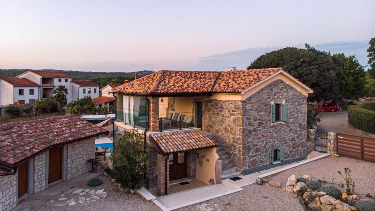 Villa Campiello heated pool Vrbnik Esterno foto
