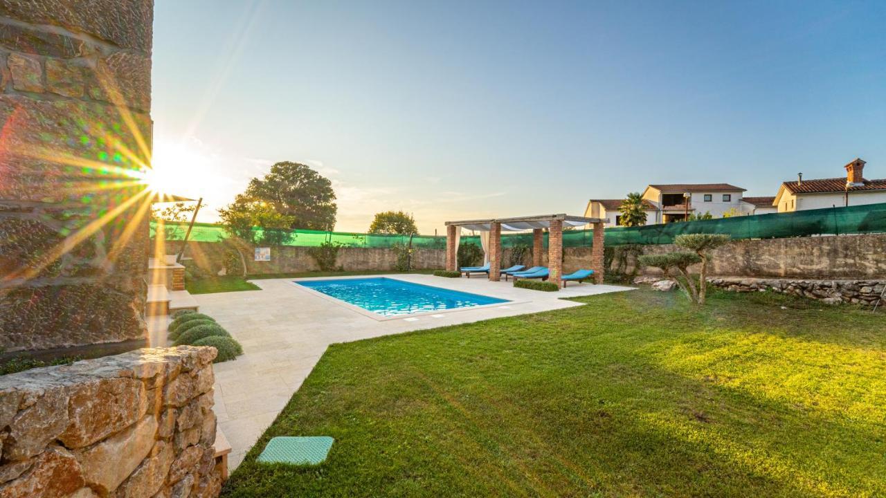 Villa Campiello heated pool Vrbnik Esterno foto