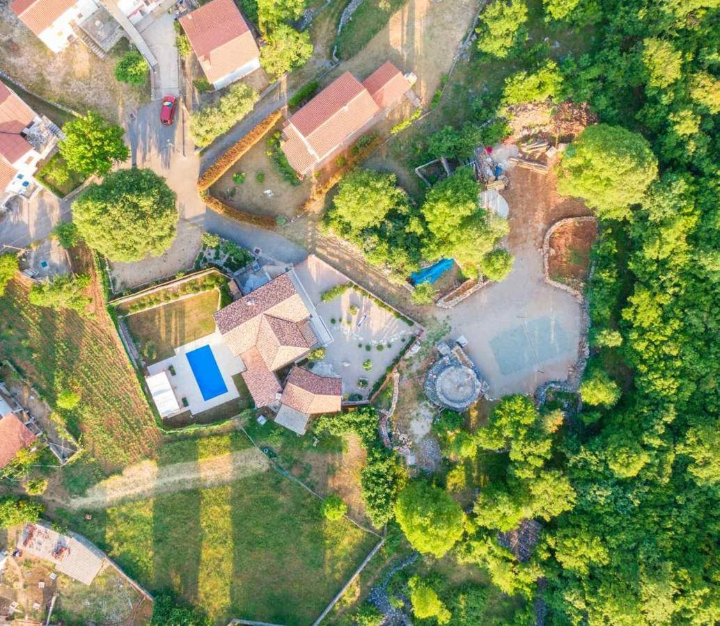 Villa Campiello heated pool Vrbnik Esterno foto