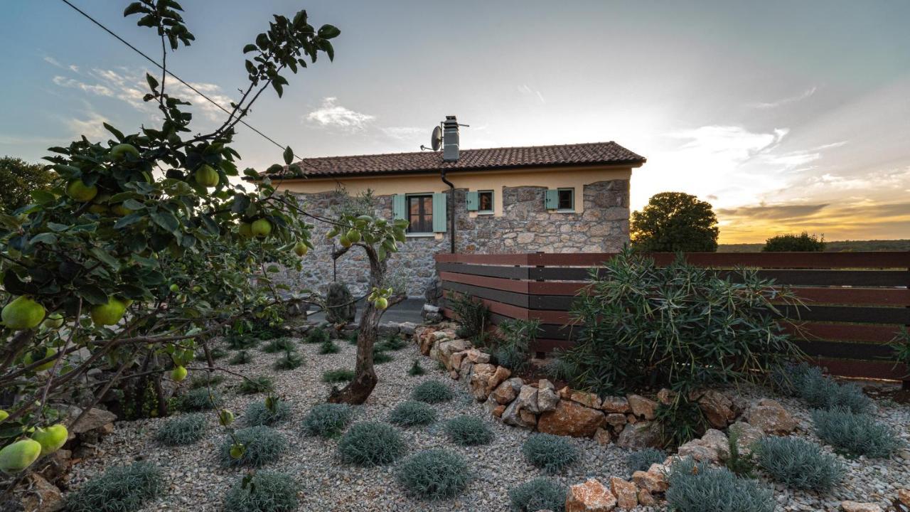 Villa Campiello heated pool Vrbnik Esterno foto